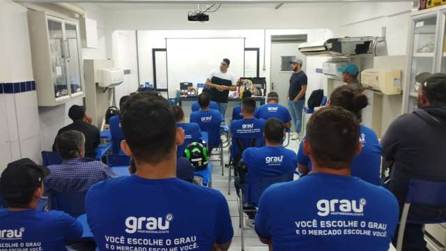 Grau