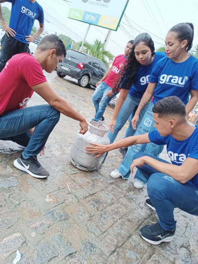 Grau