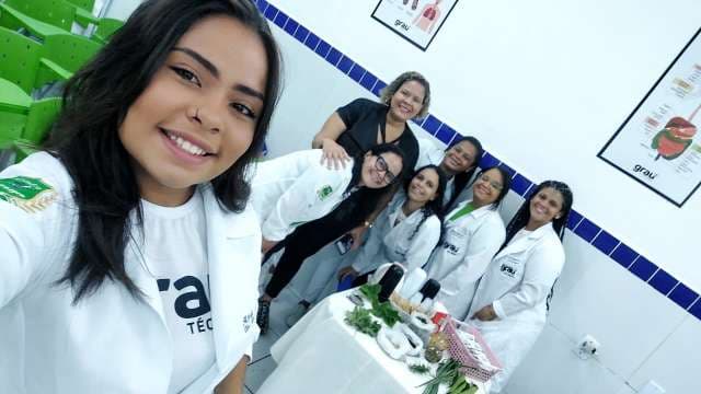 Grau