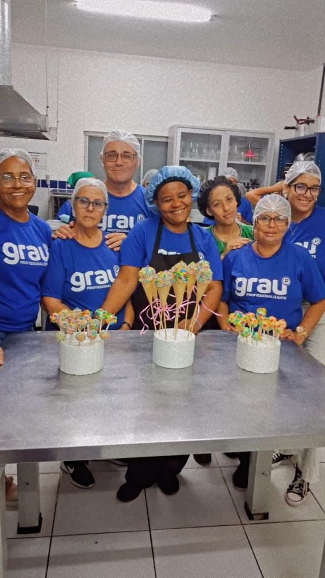 Grau