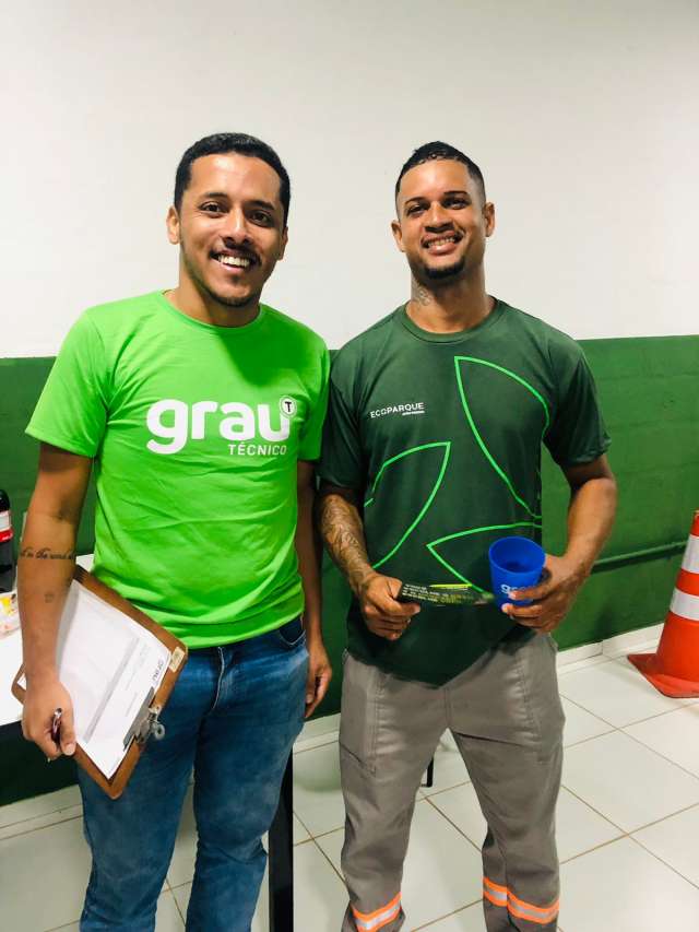 Grau