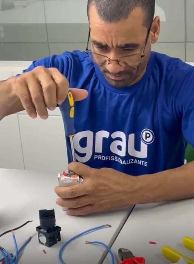 Grau